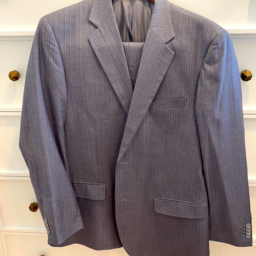 Men’s suit 44R 38/32 in good condition